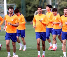 欧博网站 -包含清晨北京国安调整名单以备欧篮联，防线松动环节打磨，话题不断，训练强度明显提升的词条