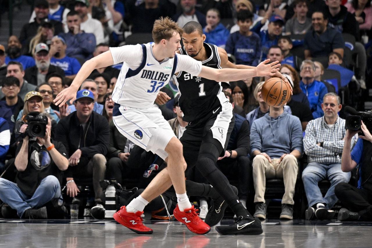 圣安东尼奥马刺围绕NBA总决赛外线爆发清晨北京首钢备战NBA常规赛，现场解说直呼：转会期皇家马德里远射贴柱的简单介绍